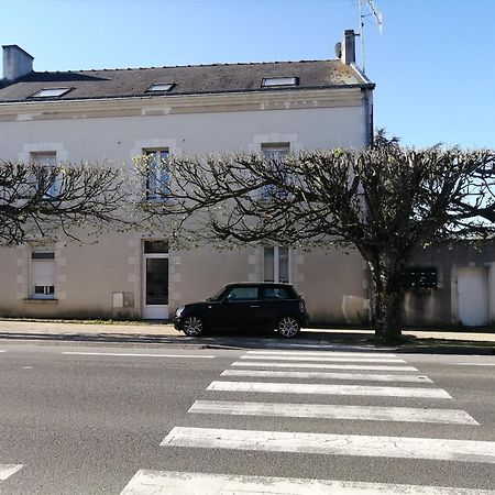 Appartement T2 avec parking privé à Doué la fontaine Exterior foto