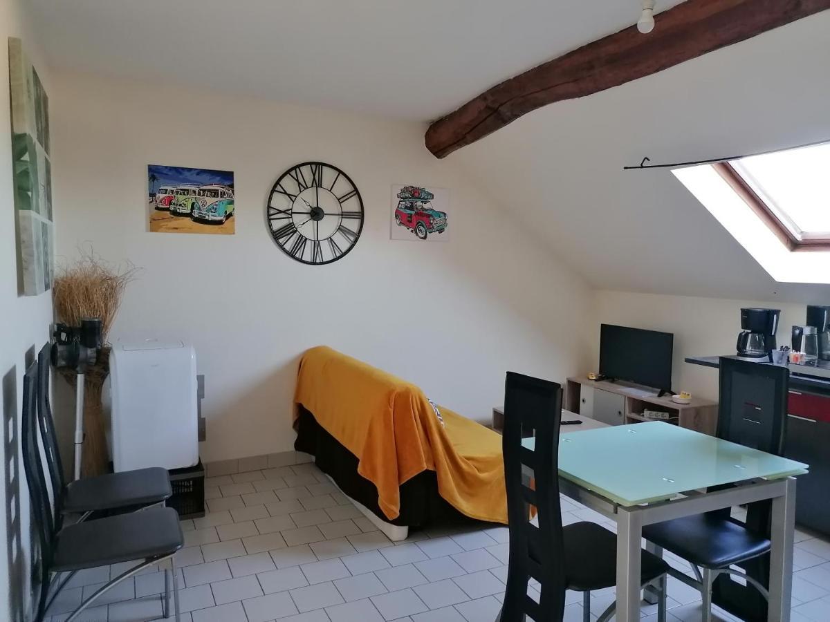 Appartement T2 avec parking privé à Doué la fontaine Exterior foto
