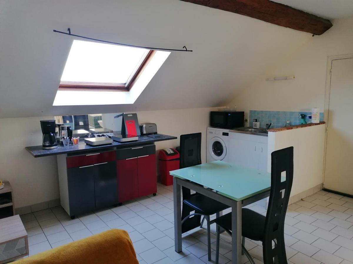 Appartement T2 avec parking privé à Doué la fontaine Exterior foto